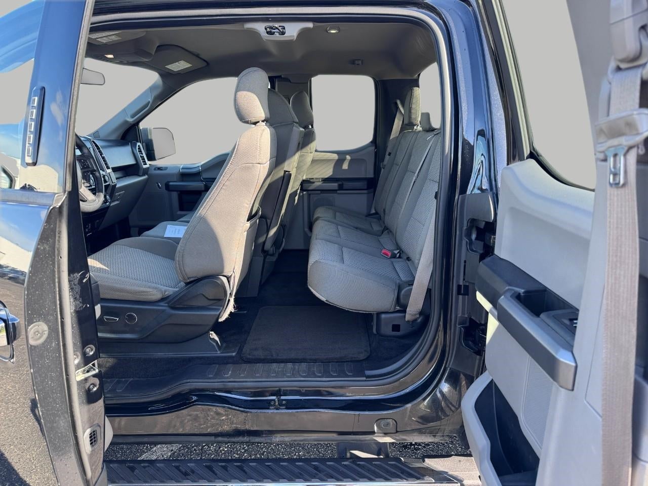 2015 Ford F-150 4WD SuperCab 145 XLT