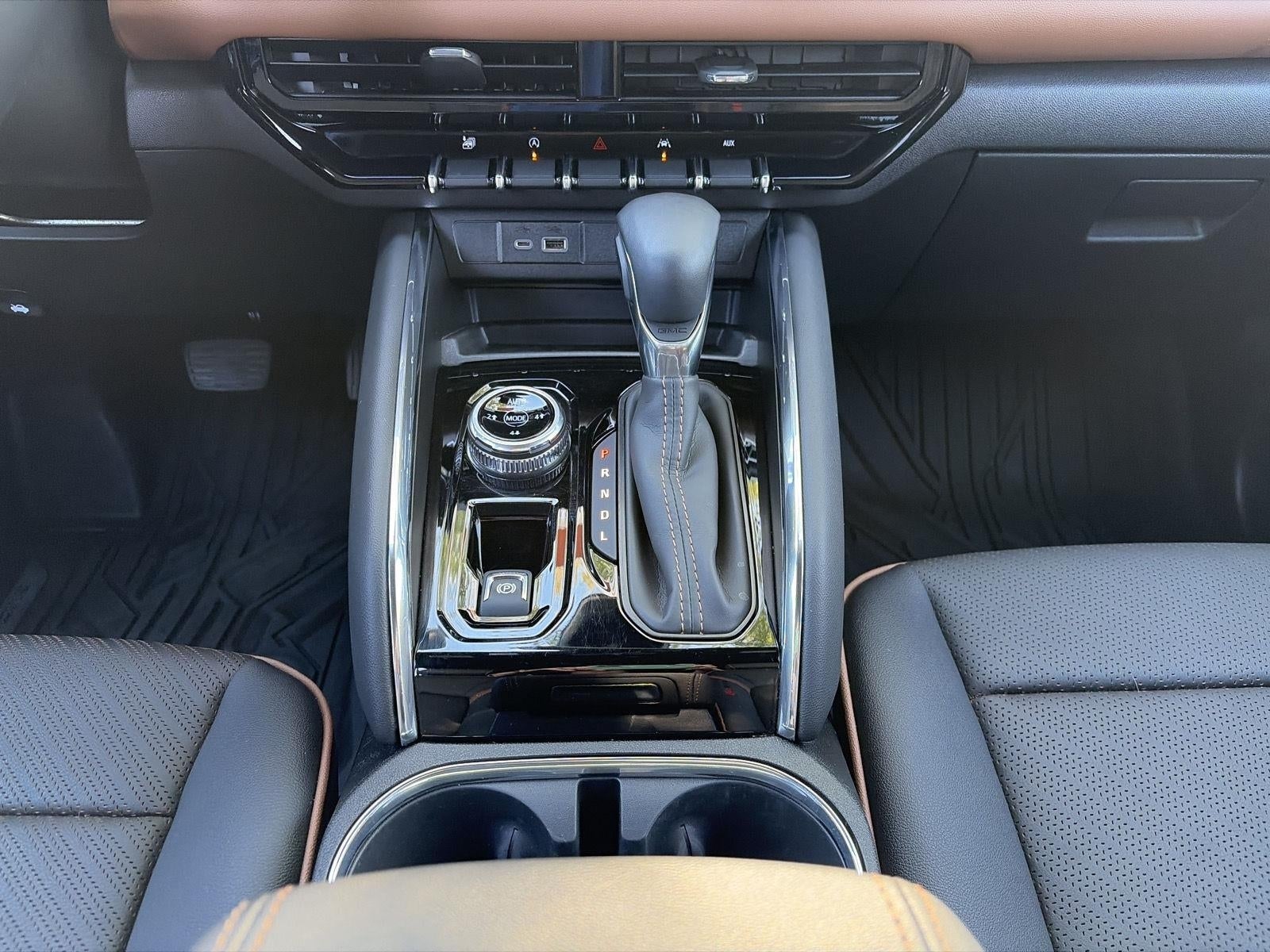 2025 GMC Canyon 4WD Crew Cab AT4