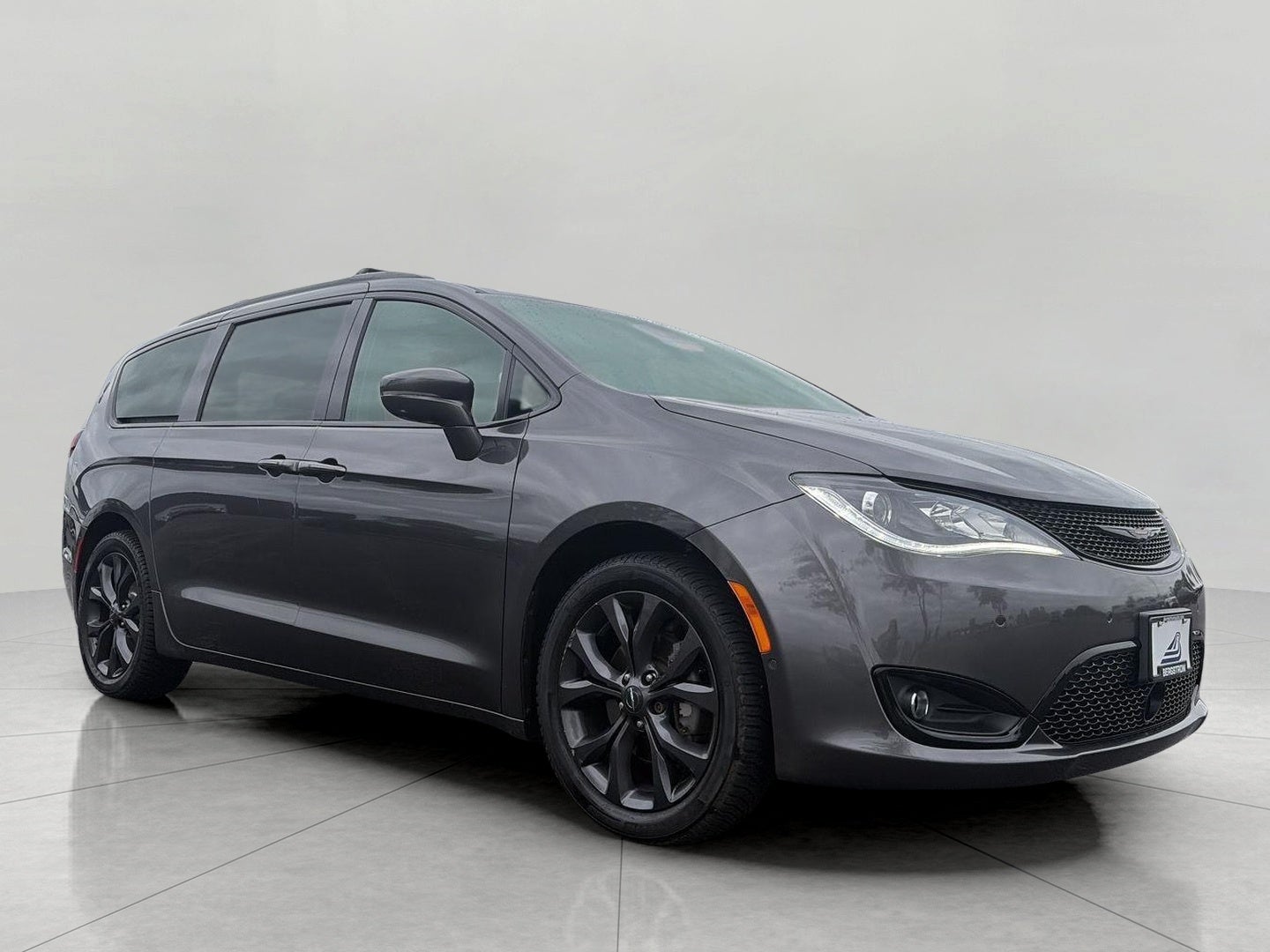 2020 Chrysler Pacifica Limited Red S's photo