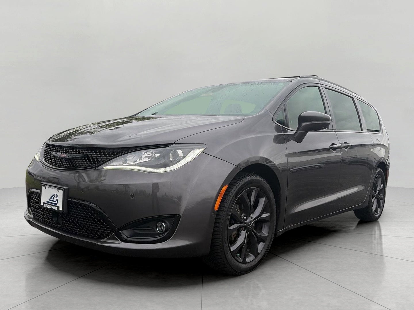 2020 Chrysler Pacifica Red S FWD