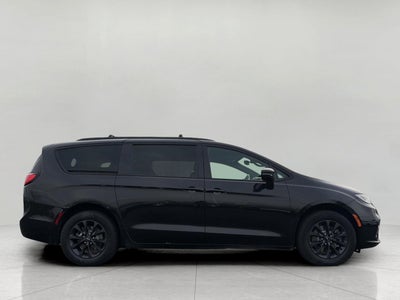 2022 Chrysler Pacifica Touring L AWD