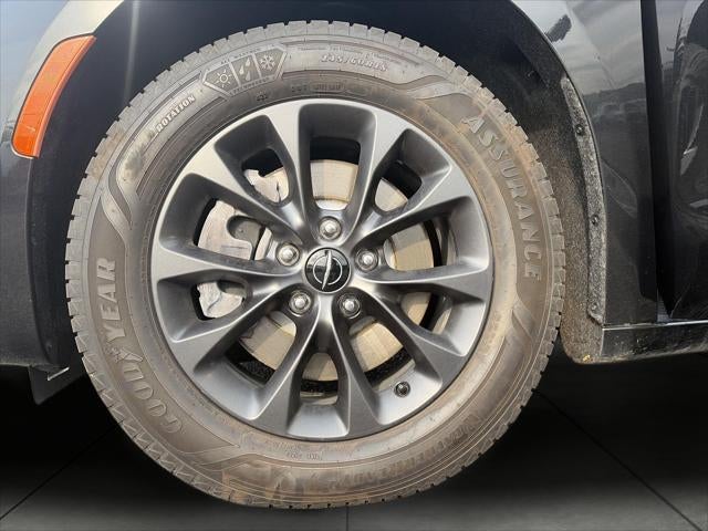 2022 Chrysler Pacifica Touring L AWD