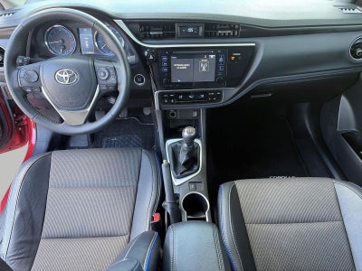 2017 Toyota Corolla SE Manual