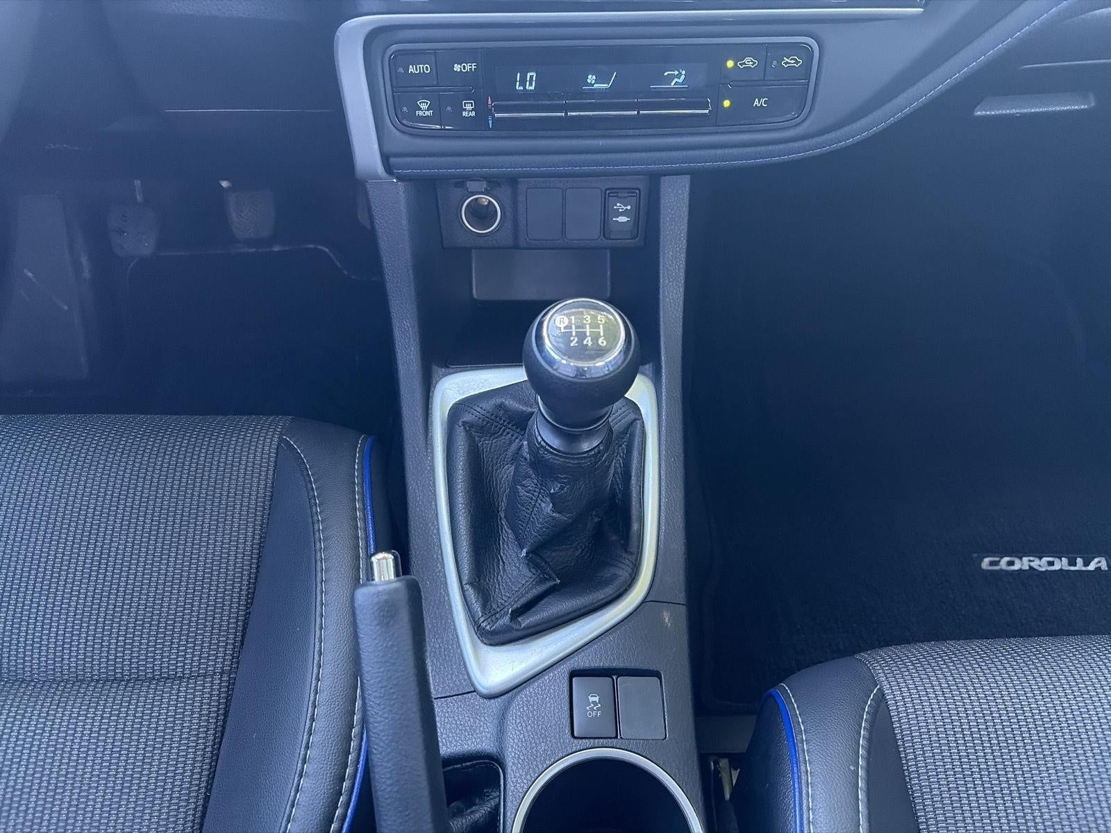 2017 Toyota Corolla SE Manual