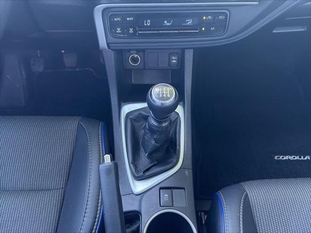 2017 Toyota Corolla SE Manual