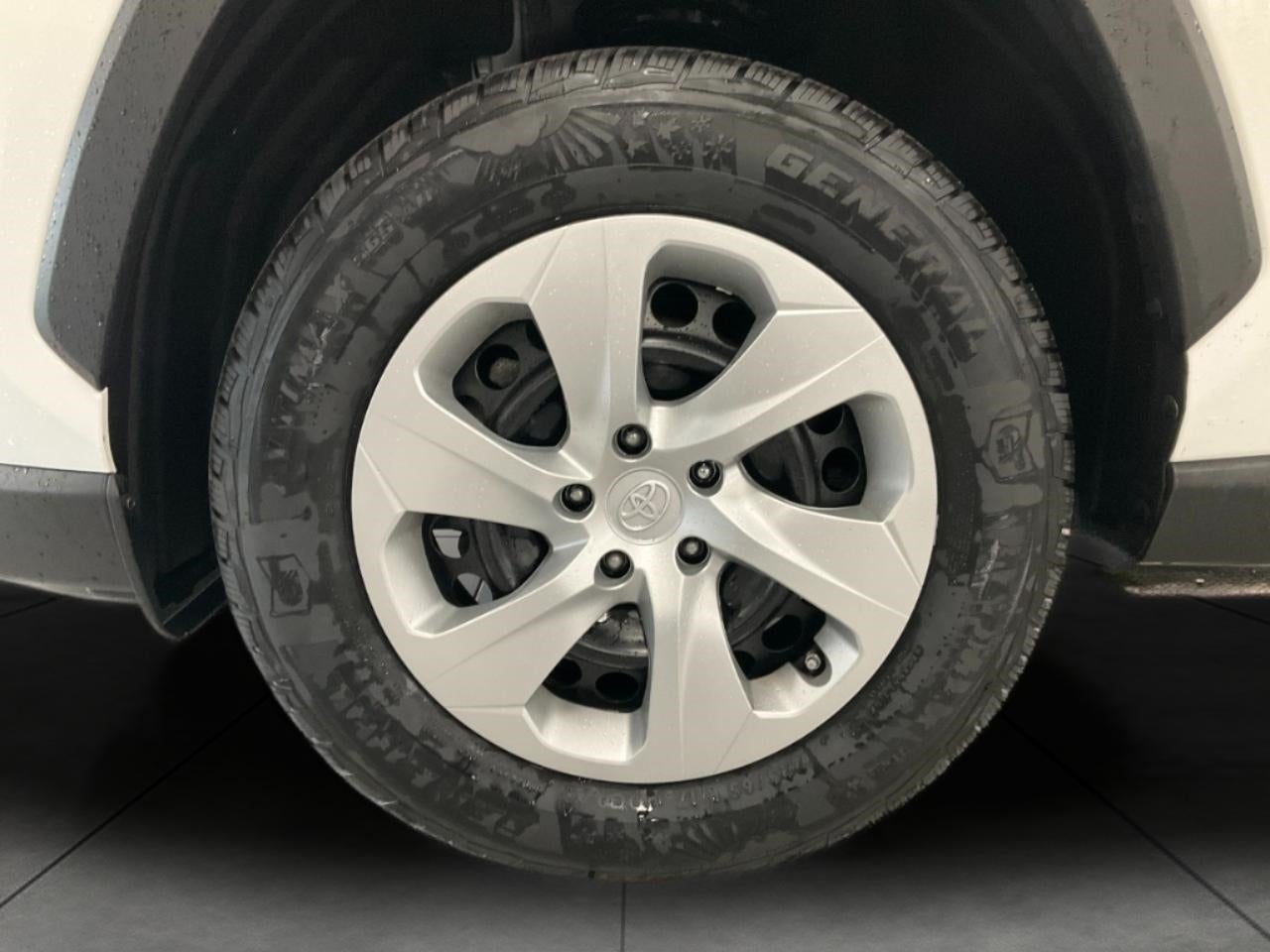 2023 Toyota RAV4 LE AWD