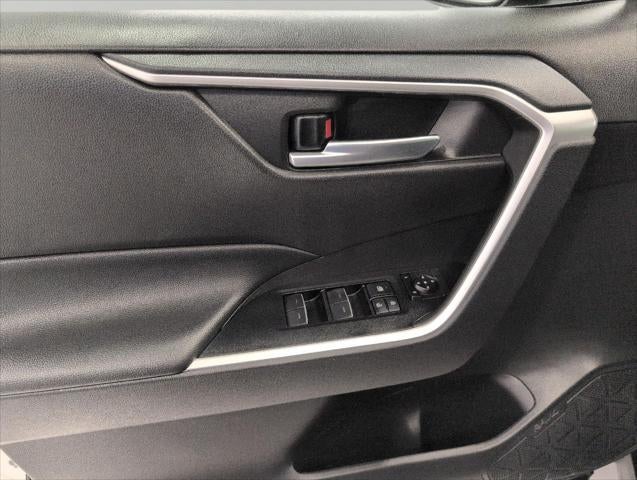 2025 Toyota RAV4 XLE - Photo 97
