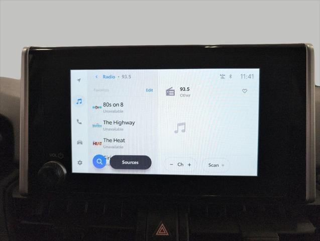 2025 Toyota RAV4 XLE - Photo 60