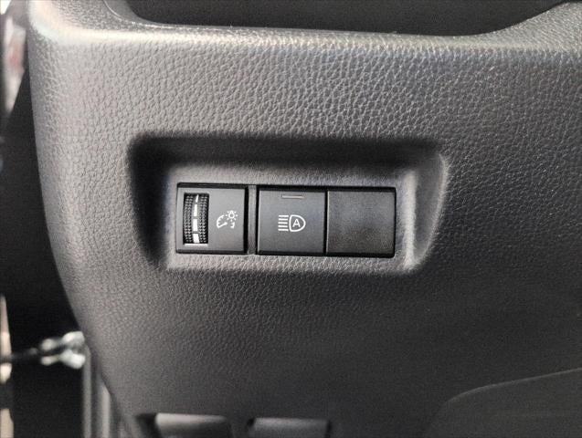 2025 Toyota RAV4 XLE - Photo 63