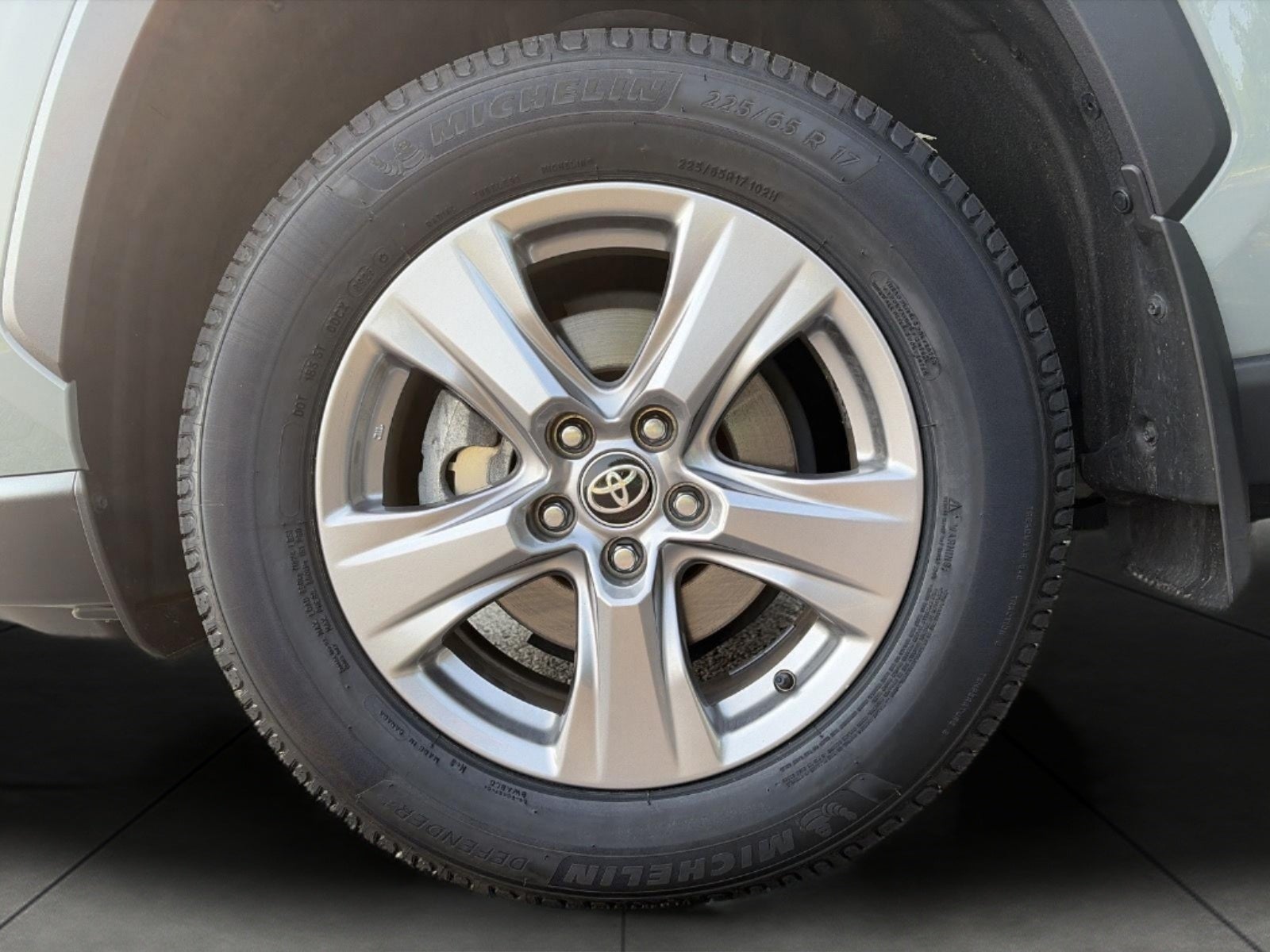 2023 Toyota RAV4 XLE AWD