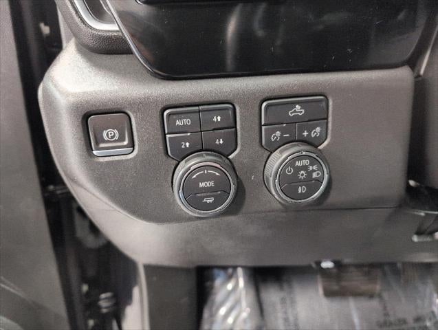 2023 Chevrolet Silverado 1500 4WD Crew Cab 147 LT Trail Boss