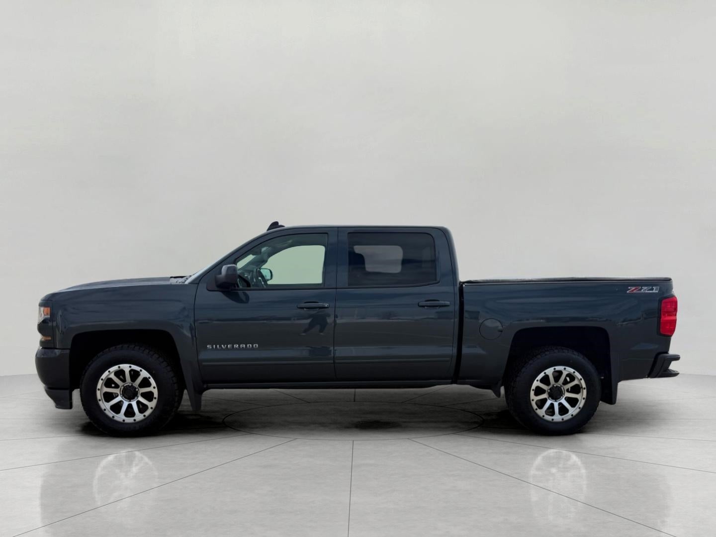 2017 Chevrolet Silverado 1500 4WD Crew Cab 143.5 LT w/2LT