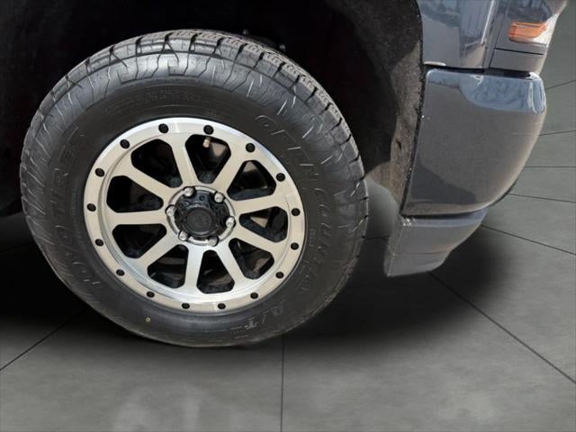 2017 Chevrolet Silverado 1500 4WD Crew Cab 143.5 LT w/2LT