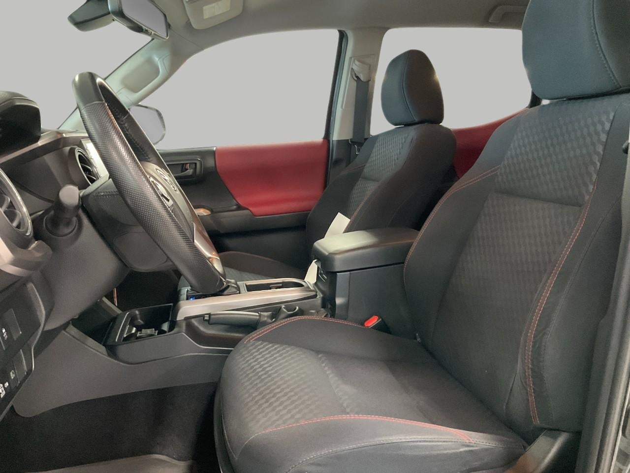 2022 Toyota Tacoma 4WD SR5 Double Cab 5' Bed V6 AT