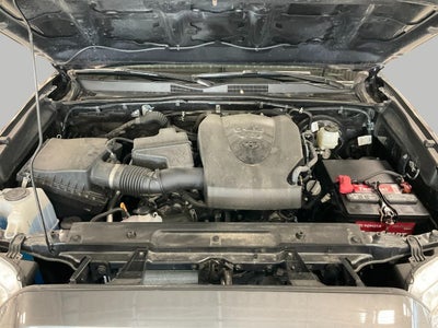 2022 Toyota Tacoma 4WD SR5 Double Cab 5' Bed V6 AT