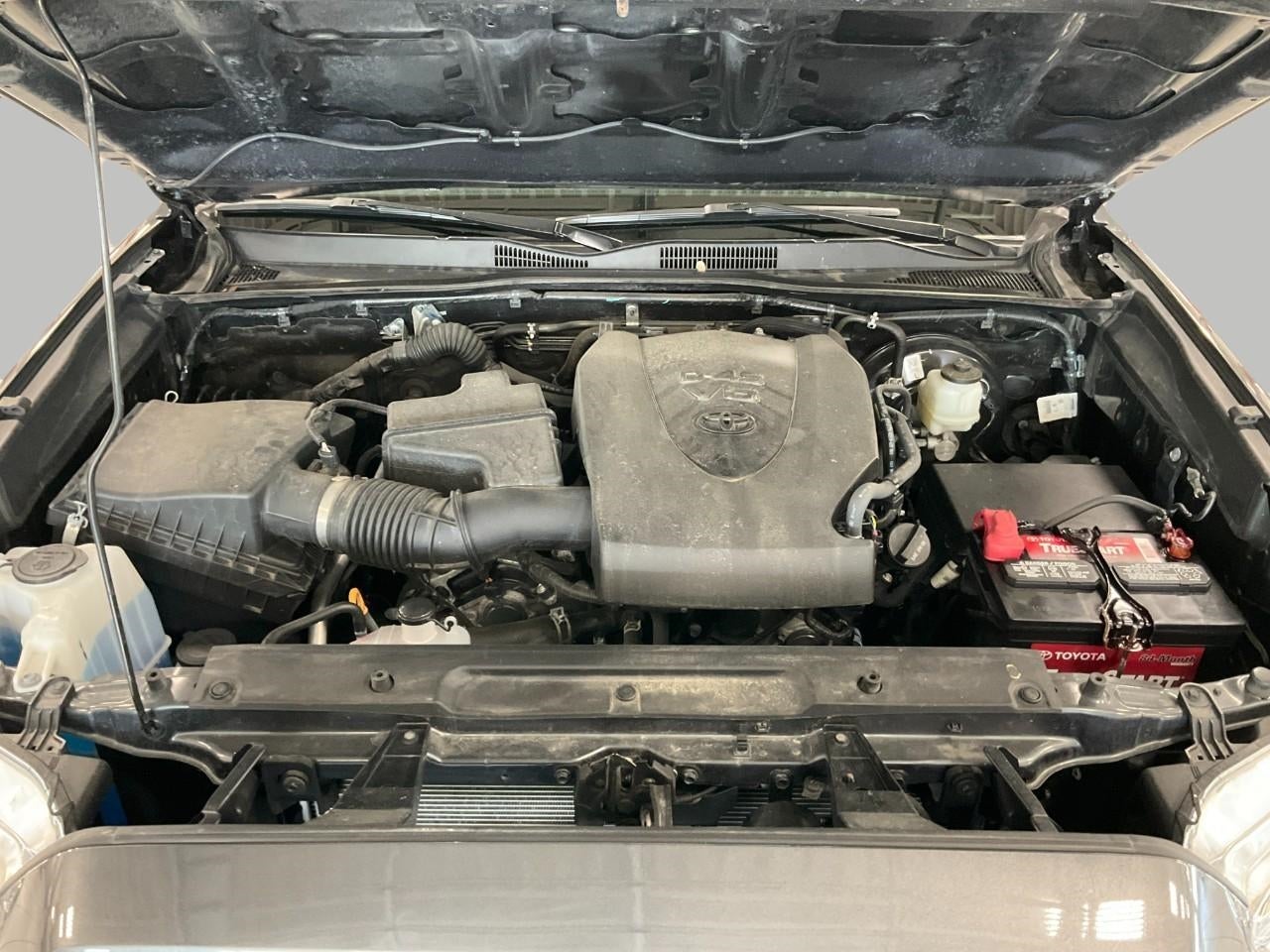 2022 Toyota Tacoma 4WD SR5 Double Cab 5' Bed V6 AT
