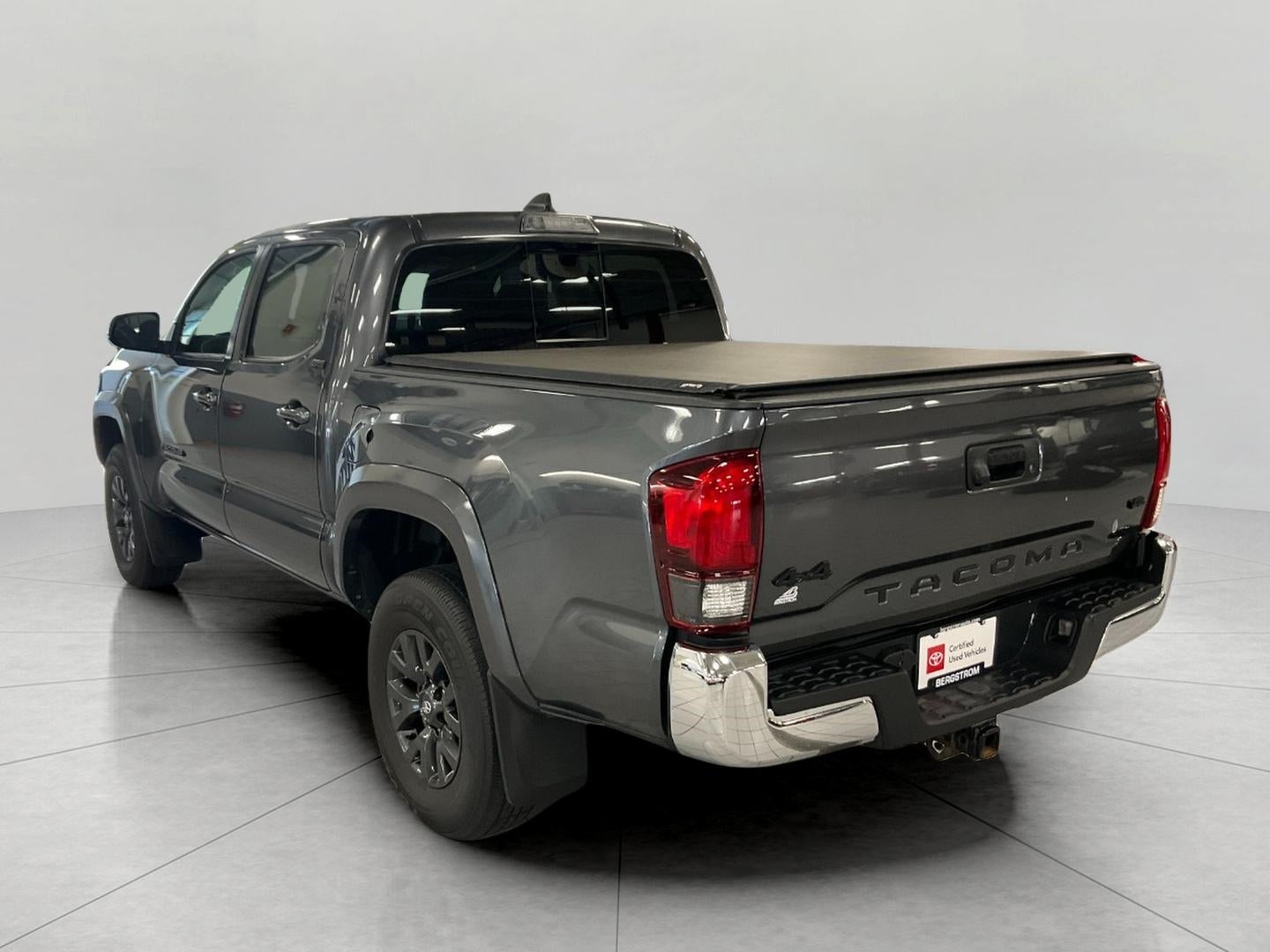 2022 Toyota Tacoma 4WD SR5 Double Cab 5' Bed V6 AT