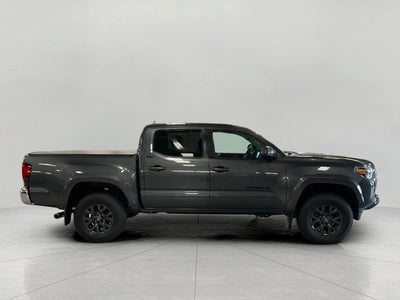 2022 Toyota Tacoma 4WD SR5 Double Cab 5' Bed V6 AT