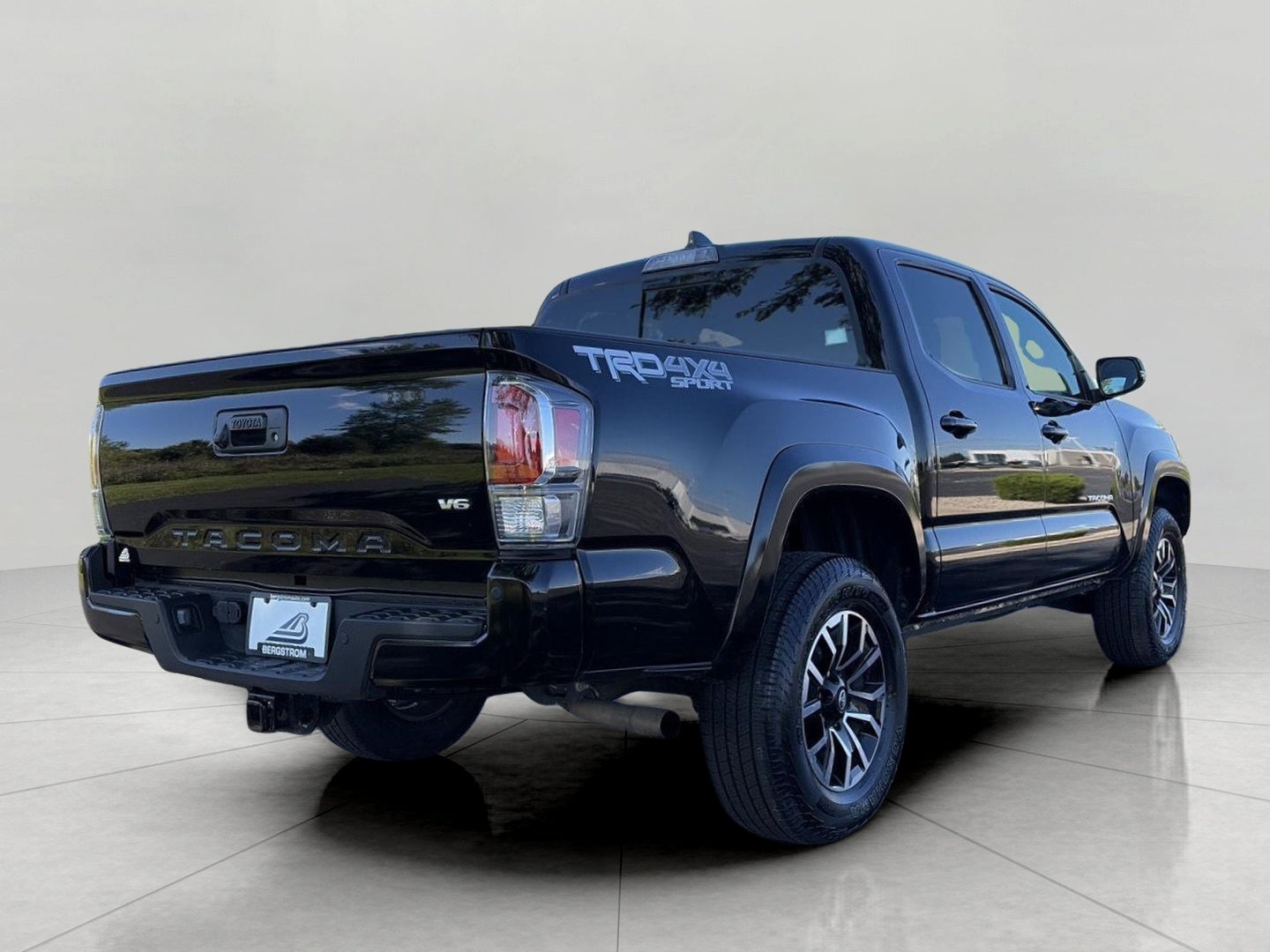 2023 Toyota TACOMA 4WD TRD SPORT