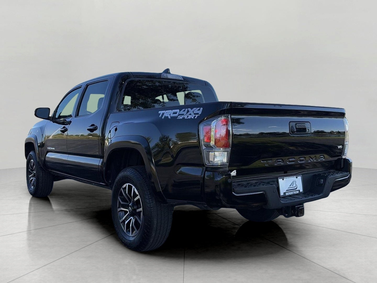 2023 Toyota TACOMA 4WD TRD SPORT