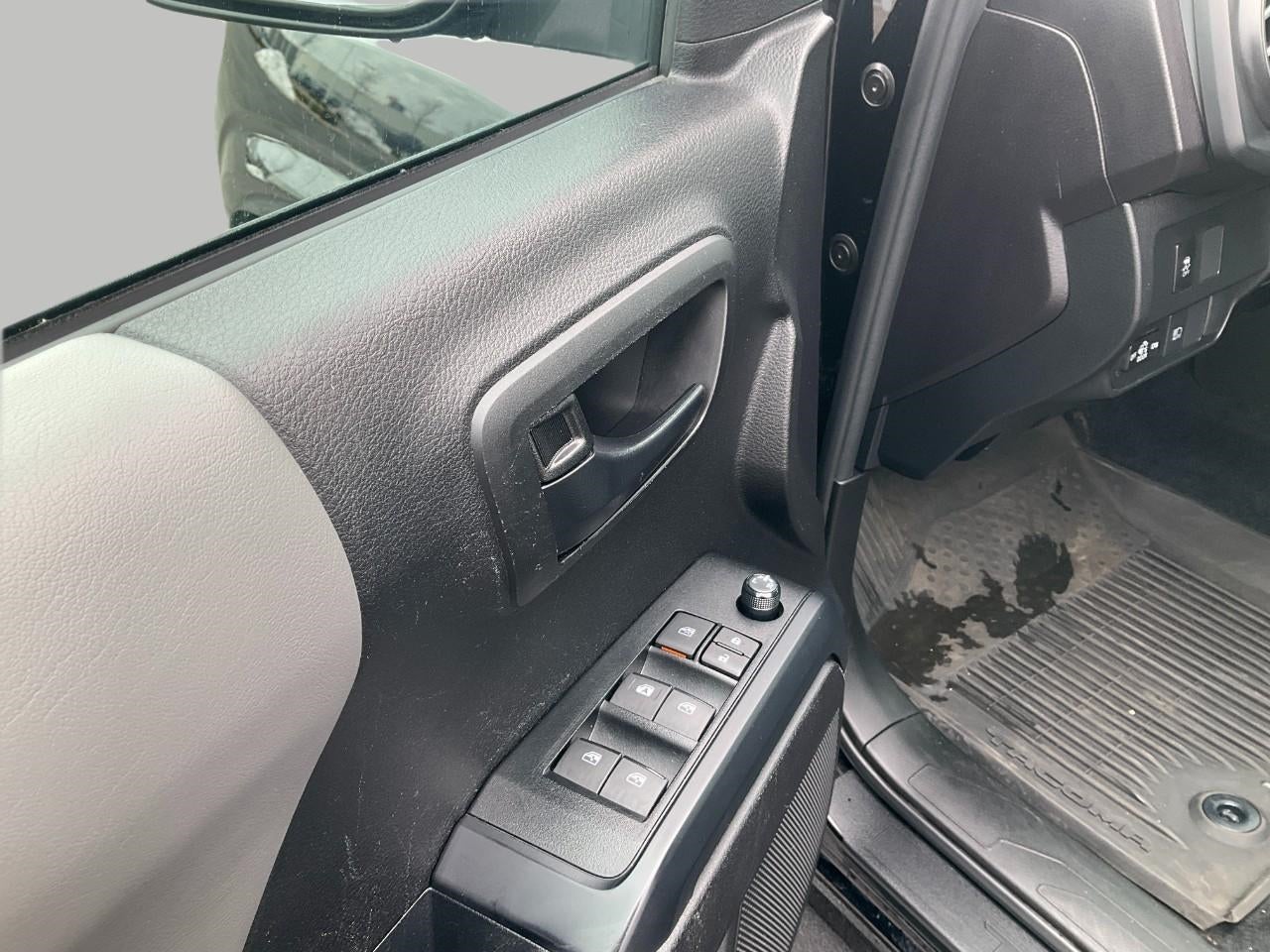 2023 Toyota Tacoma 4WD SR Double Cab 5' Bed V6 AT