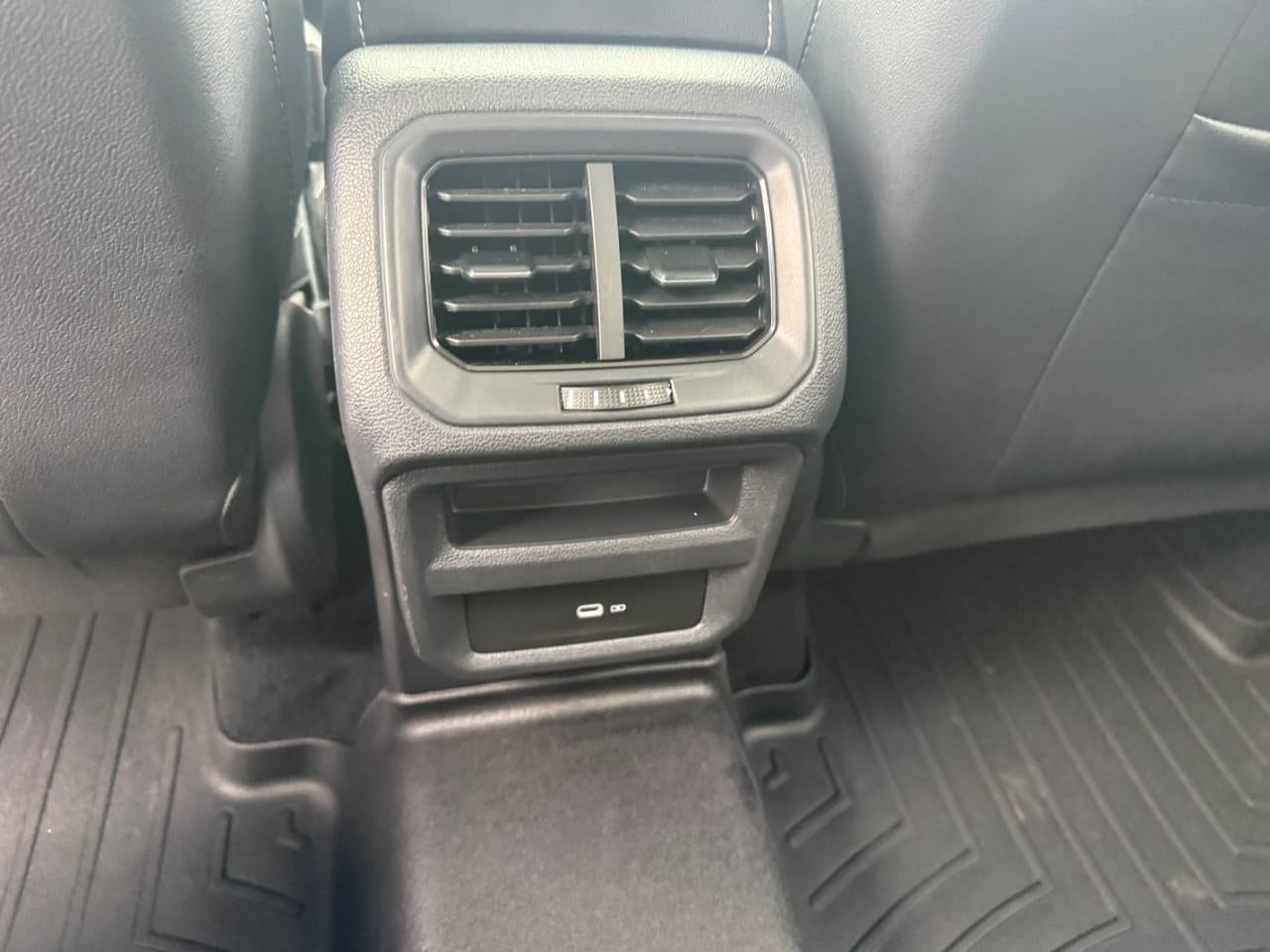 2022 Volkswagen Taos SE 4MOTION