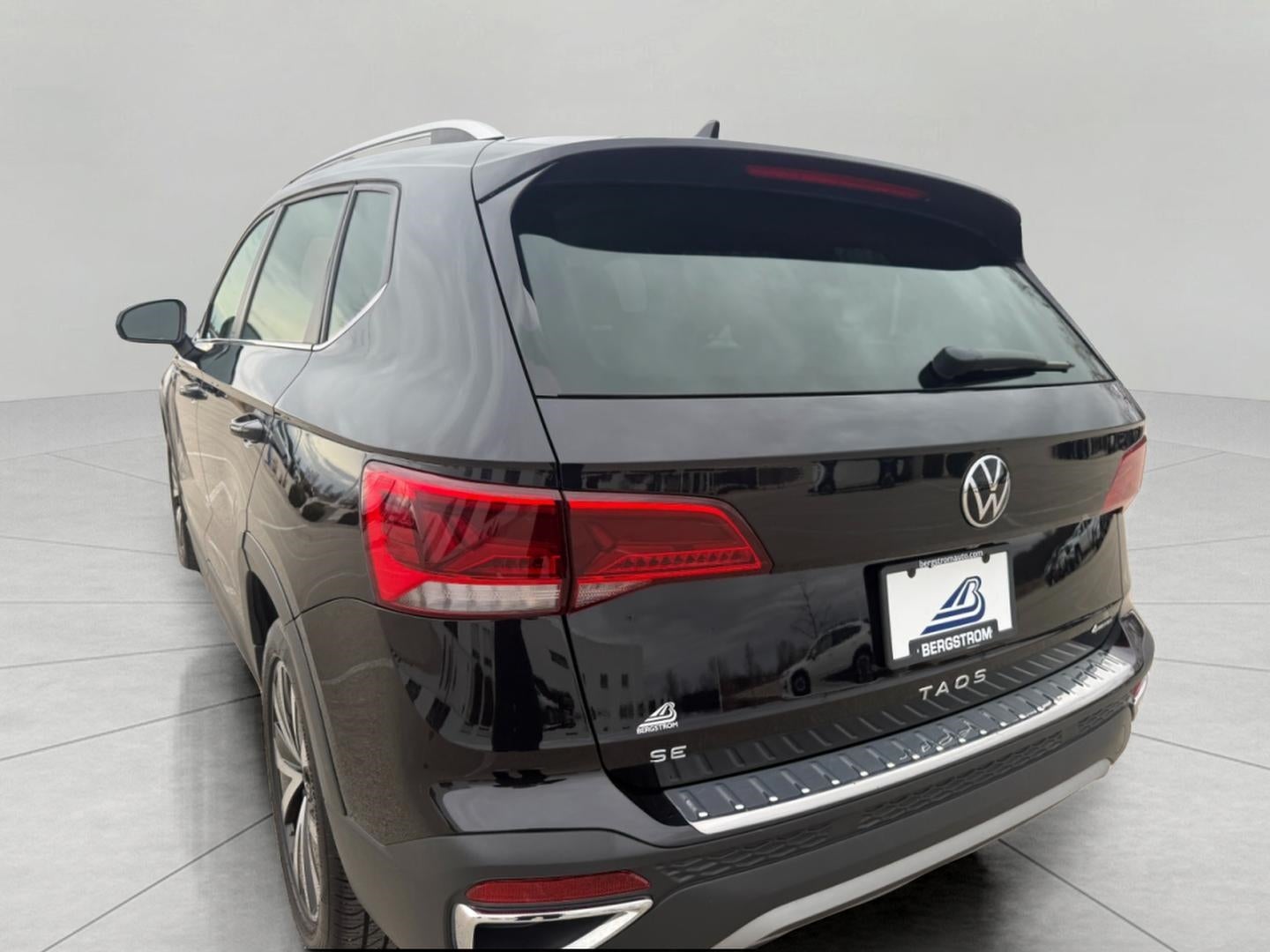 2022 Volkswagen Taos SE 4MOTION