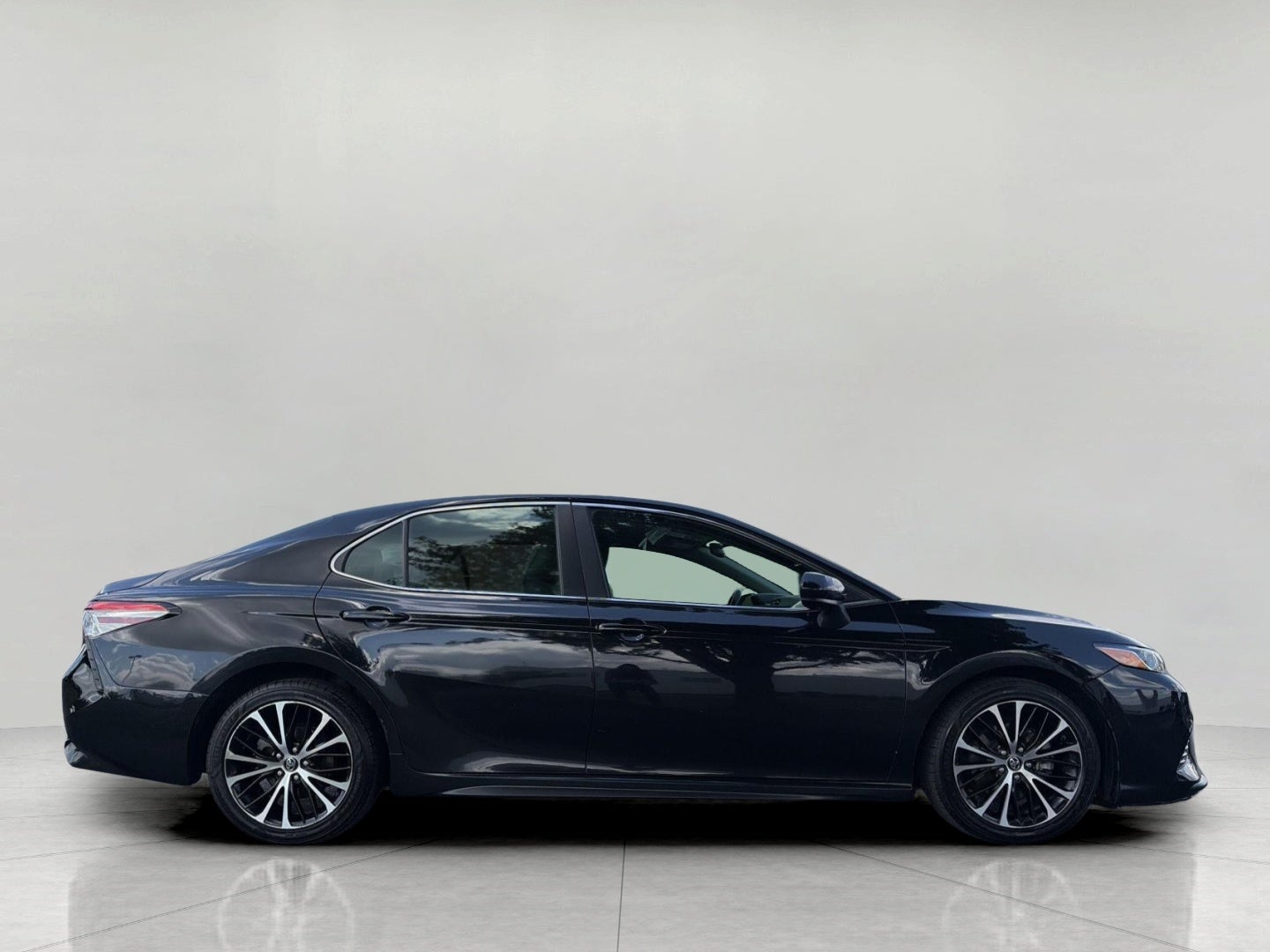 2019 Toyota Camry SE Auto