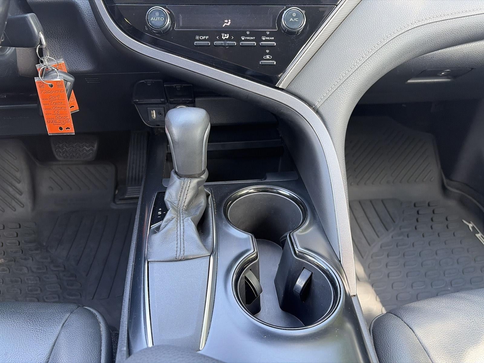 2019 Toyota Camry SE Auto