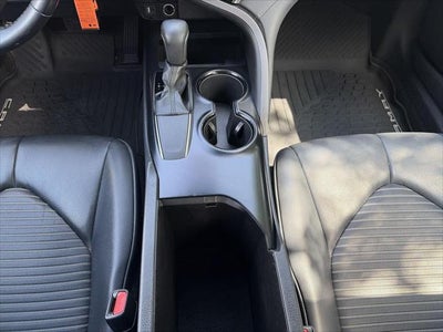 2019 Toyota Camry SE Auto