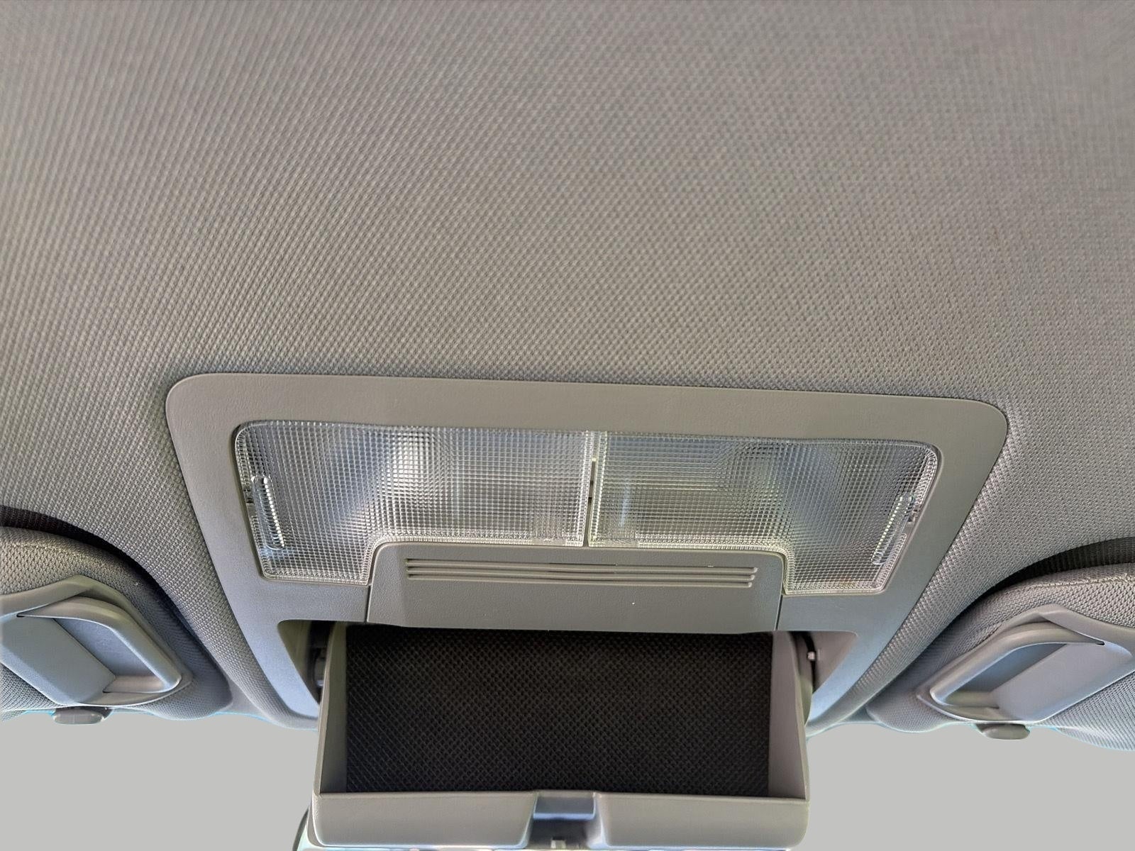 2016 Toyota Camry Hybrid 4dr Sdn LE