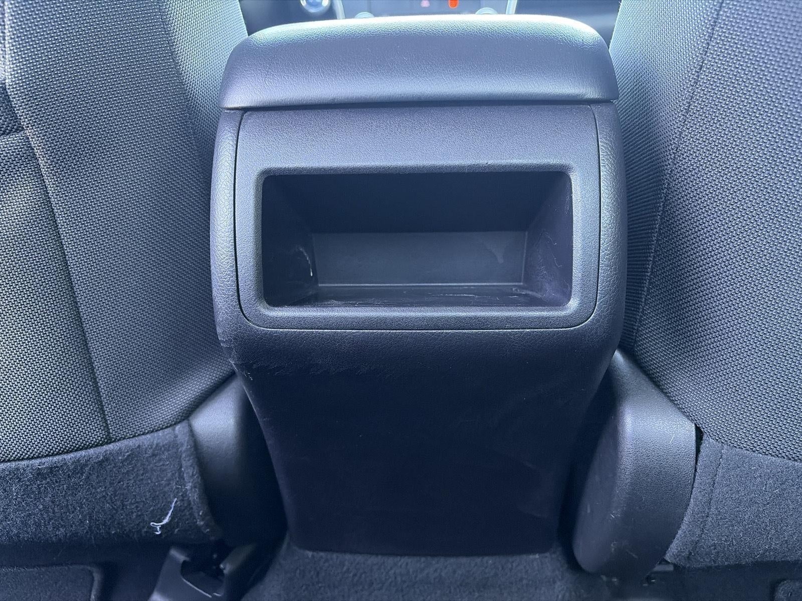 2016 Toyota Camry Hybrid 4dr Sdn LE
