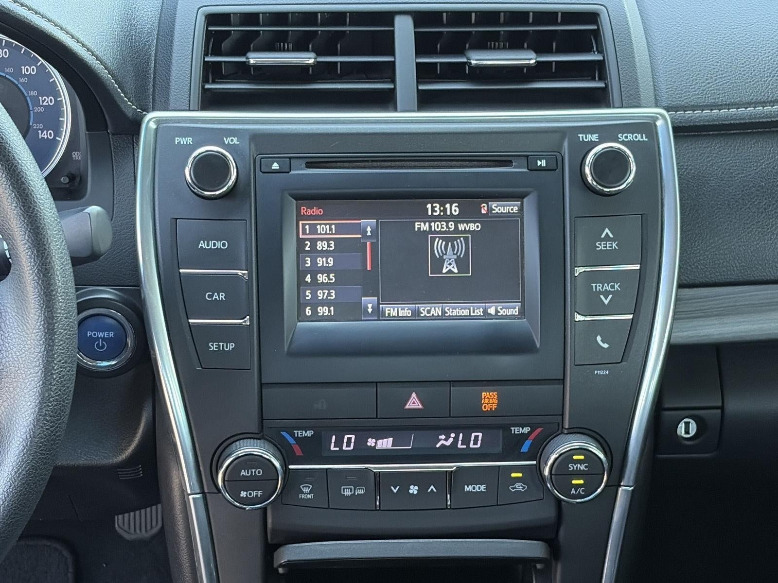 2016 Toyota Camry Hybrid 4dr Sdn LE