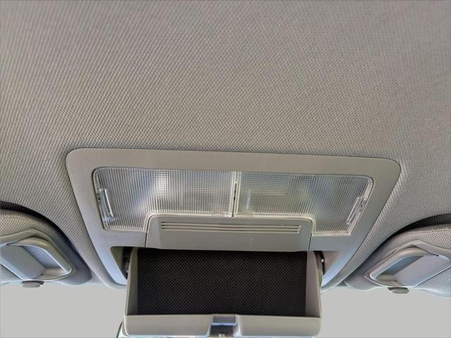 2016 Toyota Camry Hybrid 4dr Sdn LE