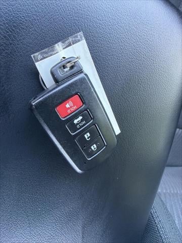 2016 Toyota Camry Hybrid 4dr Sdn LE