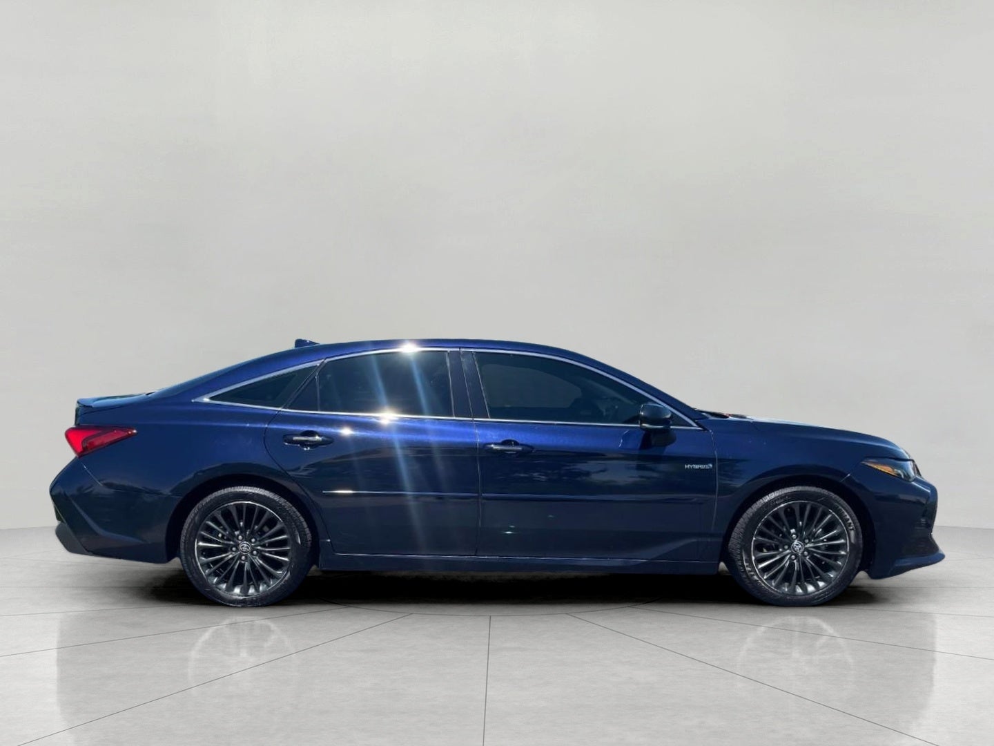 2021 Toyota Avalon Hybrid XSE FWD