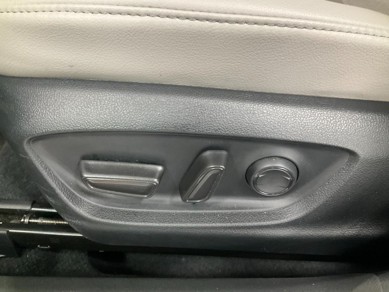 2023 Toyota Camry Hybrid XLE CVT