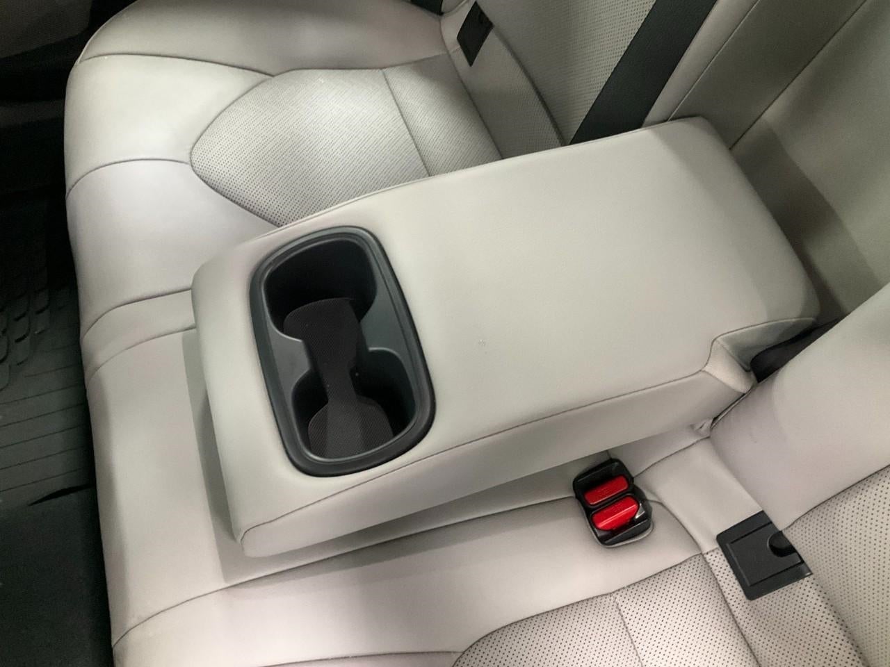 2023 Toyota Camry Hybrid XLE CVT