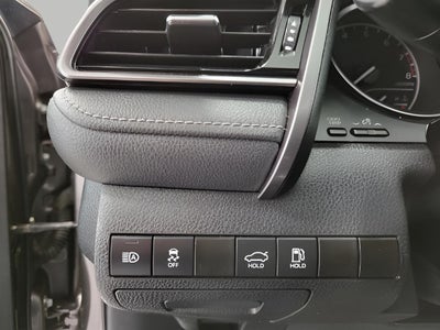 2023 Toyota Camry SE Auto