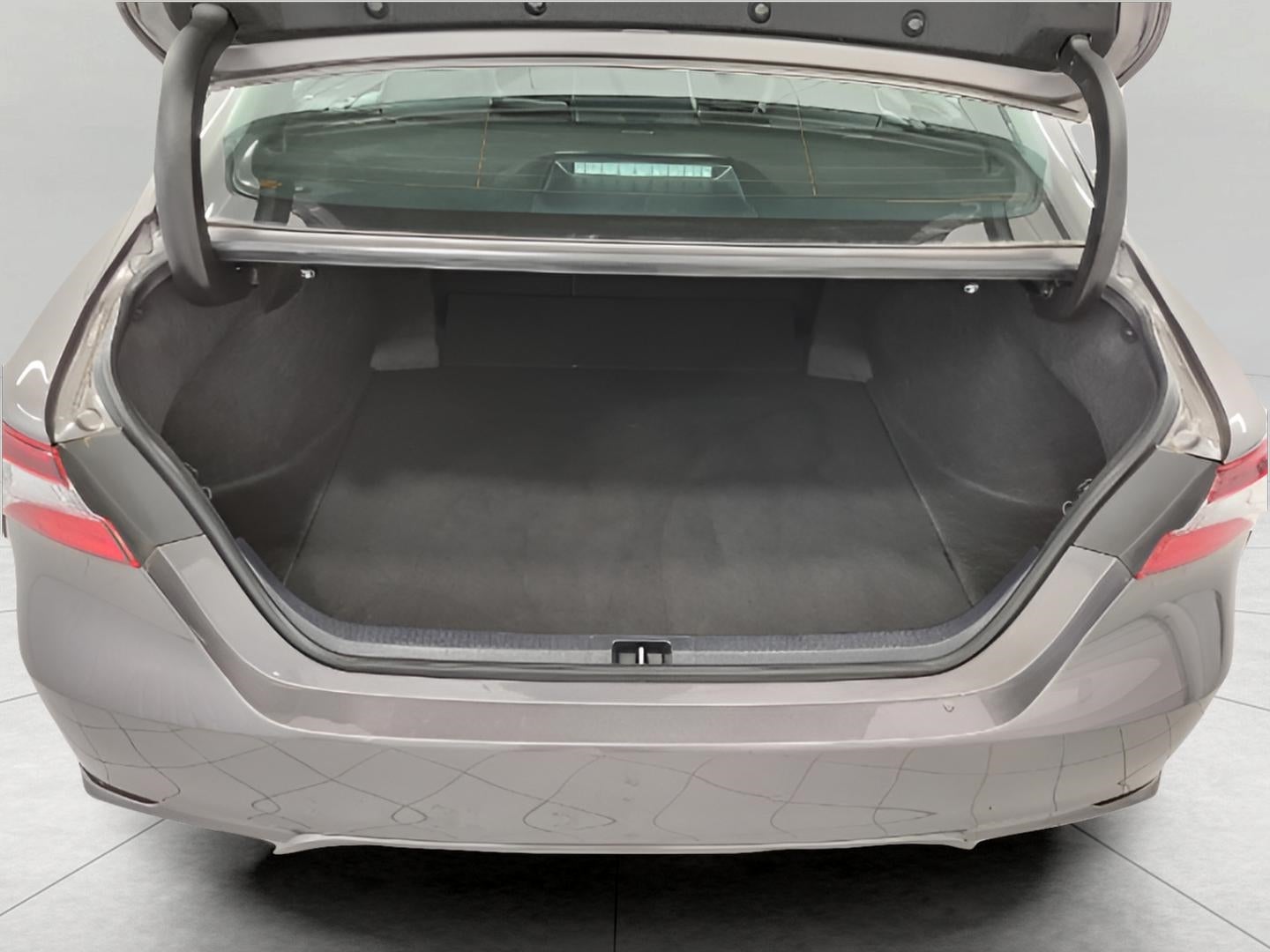 2023 Toyota Camry SE Auto