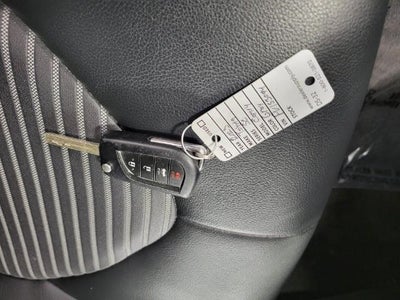 2023 Toyota Camry SE Auto