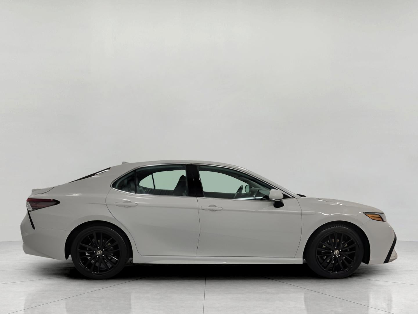 2023 Toyota Camry XSE Auto