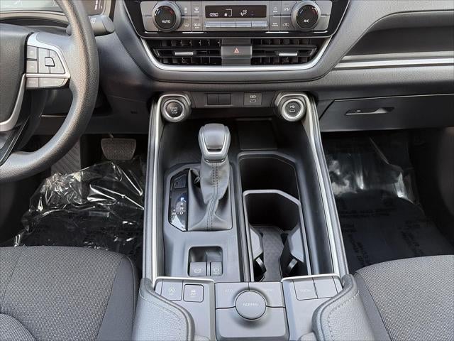 2025 Toyota Grand Highlander LE FWD