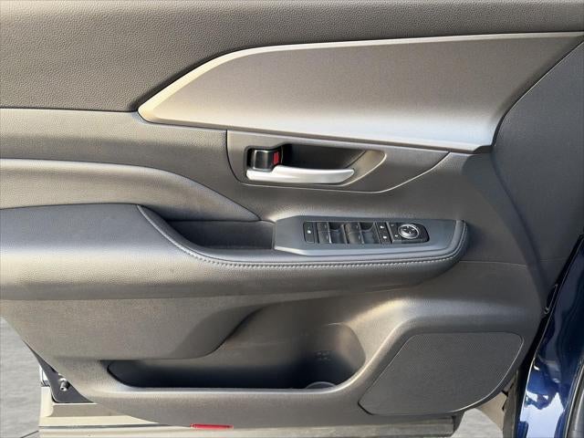 2025 Toyota Grand Highlander LE FWD