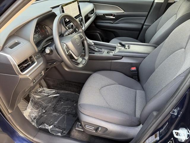 2025 Toyota Grand Highlander LE FWD