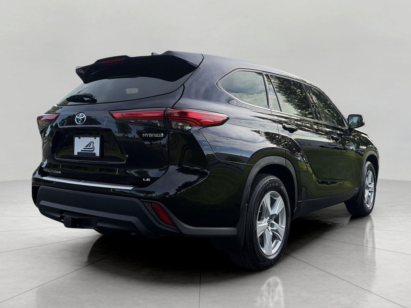 2022 Toyota Highlander Hybrid LE AWD