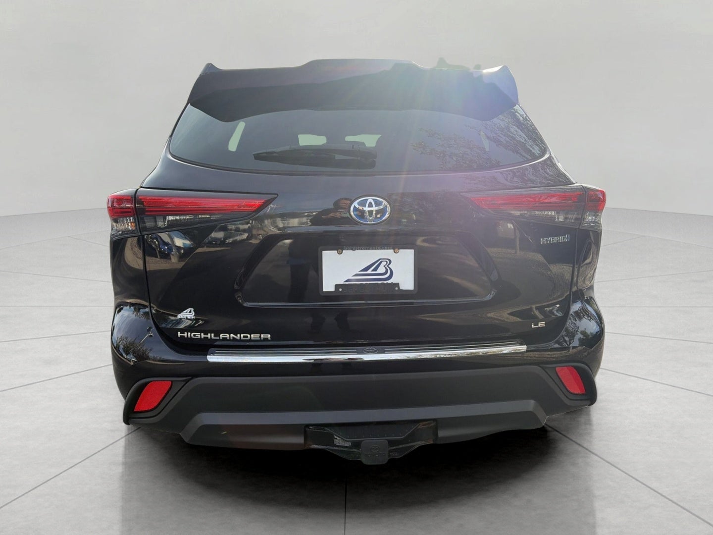 2022 Toyota Highlander Hybrid LE AWD