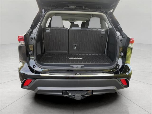 2022 Toyota Highlander Hybrid LE AWD