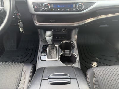 2017 Toyota Highlander LE Plus V6 AWD