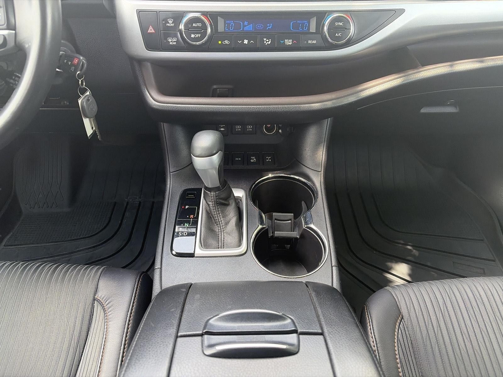2017 Toyota Highlander LE Plus V6 AWD